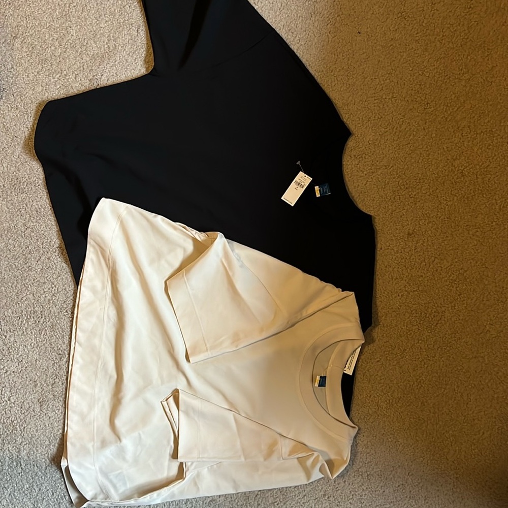 Old navy stretch tech cropped tshirts new with tags in size medium tall